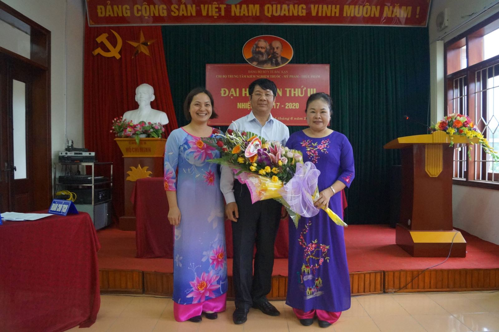 Đại hội Chi bộ Trung tâm Kiẻm nghiệm Thuốc, Mỹ phẩm, Thực phẩm Bắc Kạn Nhiệm kì 2017 - 2020